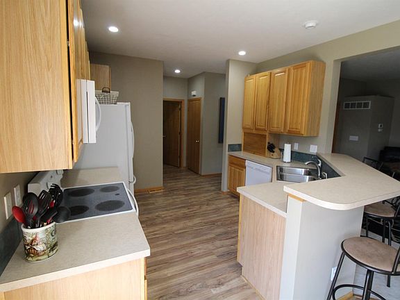 5th image of 421 W Carrine Dr