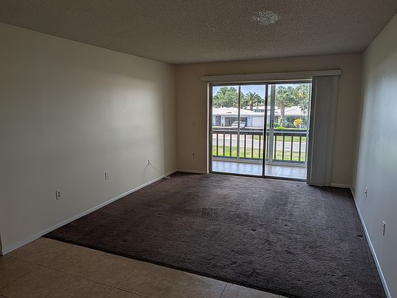 2nd image of 3211 Beneva Rd Unit 203