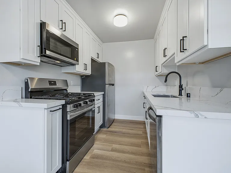 243 Crandall St — Photo 16