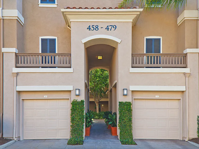 Santa Clara Apartment Homes — Photo 10