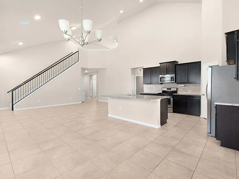 2437 Lyla Ln — Photo 7