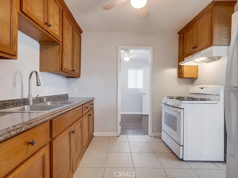 1007 Lewis Ave — Photo 11