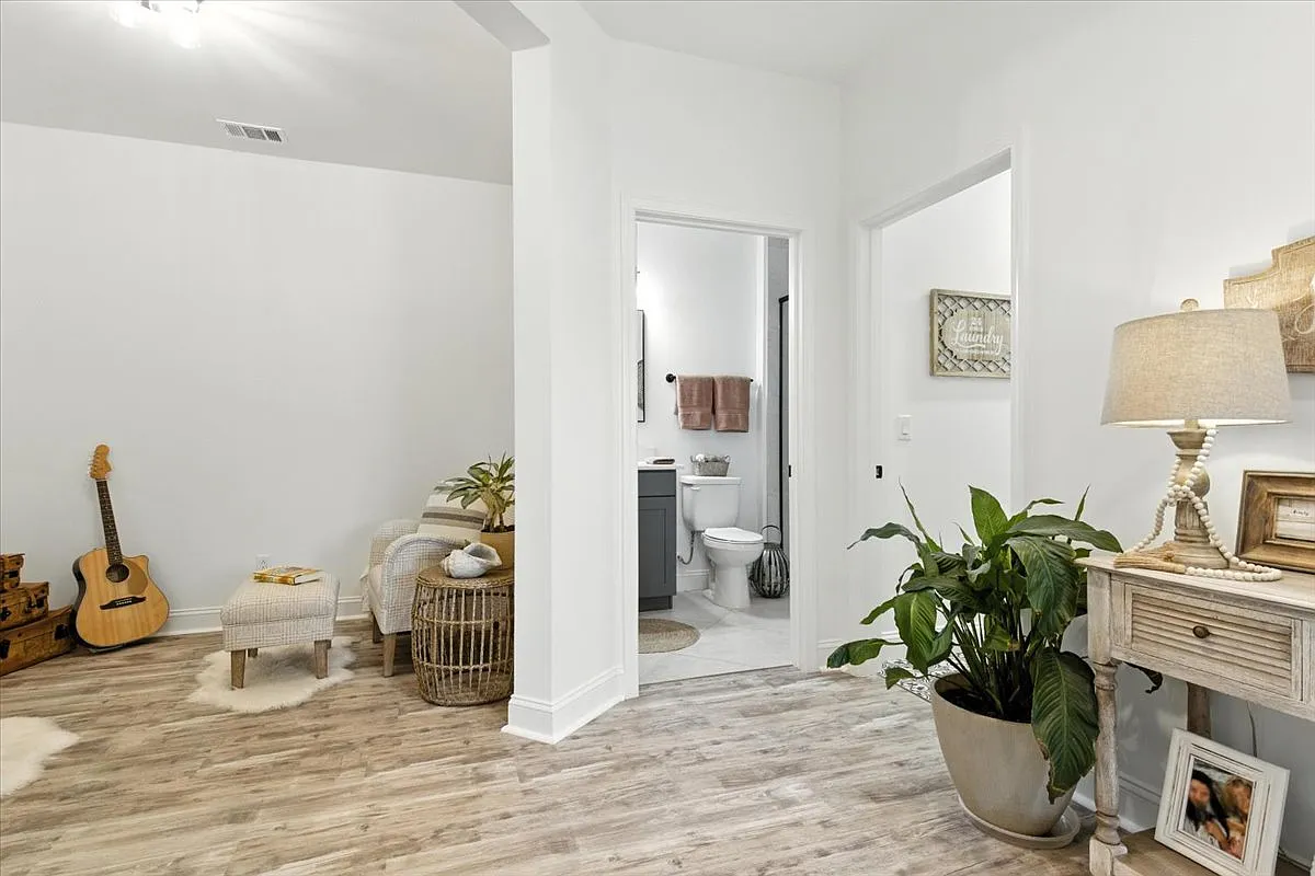 2 bed, 1466 sqft, $2,900 — Photo 3