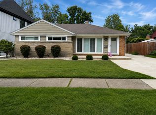465 W Fremont Ave, Elmhurst, IL 60126