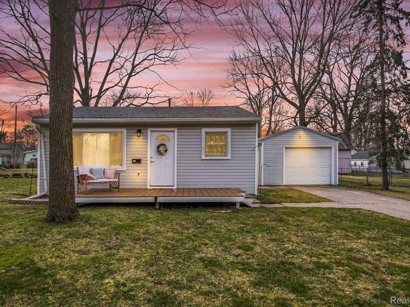 318 Crossman St, Williamston, MI 48895