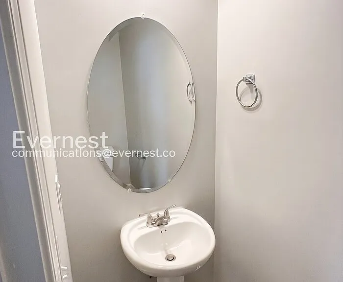 8631 Thomas Ln — Photo 13