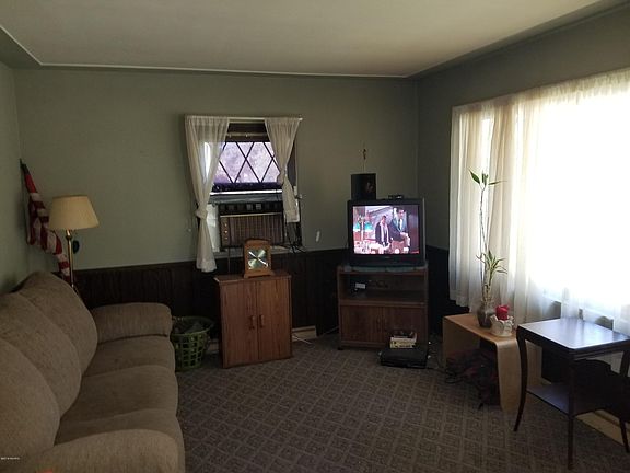 2nd image of 2681 Marquette Ave