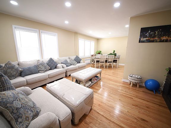 4th image of 6136 Tyndall Ave
