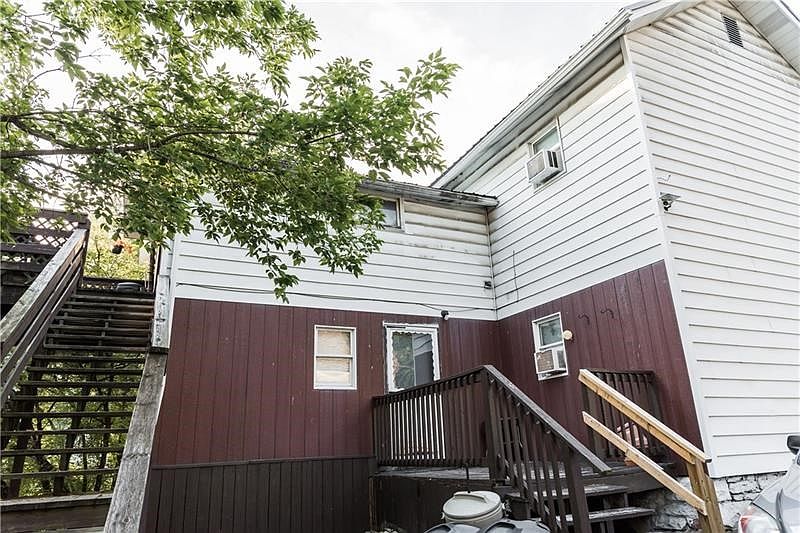 2nd image of 320 George St