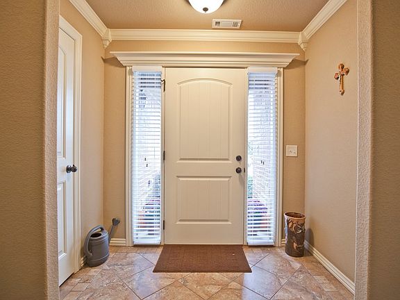 2nd image of 1804 Sequoia St