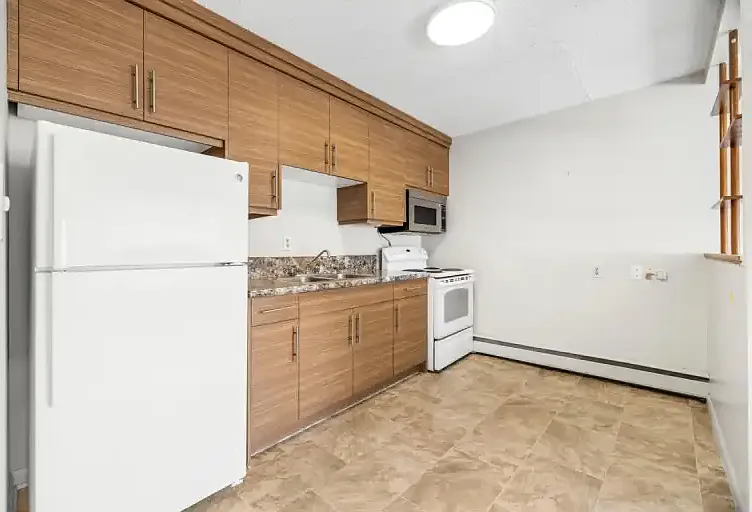173 Procter Pl #4 — Photo 1