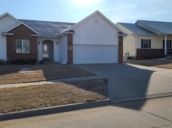 1294 Shalene Cir, Wahoo, NE 68066