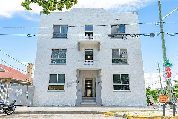 676 SW 2nd St #9