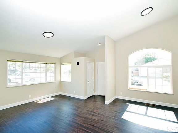 4th image of 6643 Dorchester Dr
