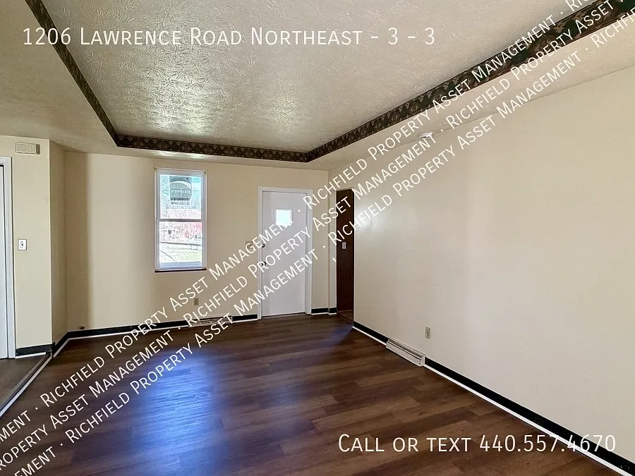 2 bed, 1.0 bath, 900 sqft, $800 — Photo 2