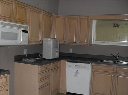 3rd image of 53036 Oakmont Dr W