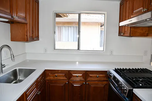 12071 Laguna St Photo 1