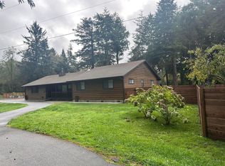 105 Garner Ln, Crescent City, CA 95531