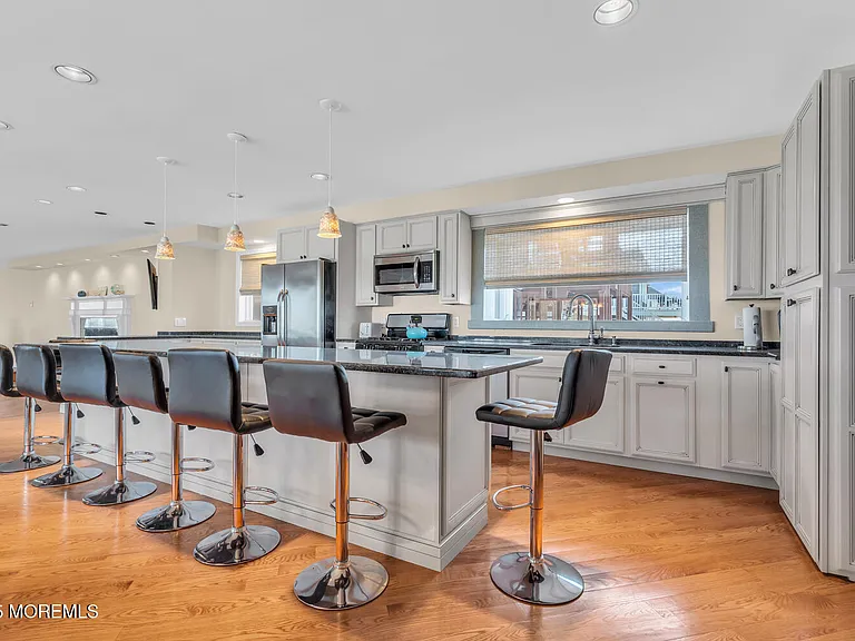 115 N Ocean Ave — Photo 33