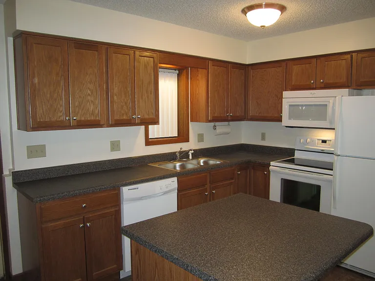 811 Clark Ave #6 — Photo 1