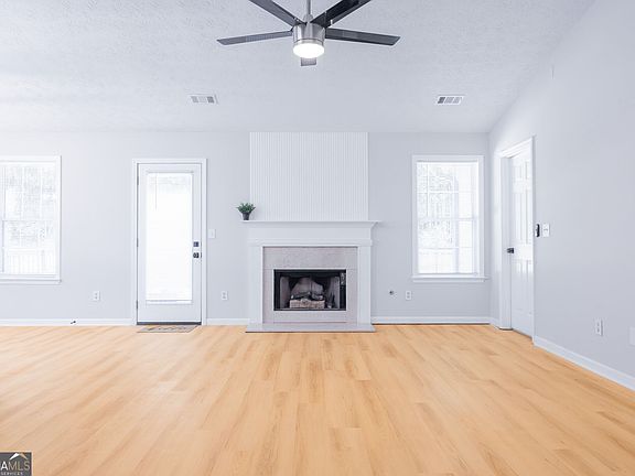 4th image of 3360 Northgate Ln