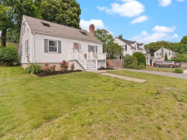 48 Gorham Ave, Stoneham, MA 02180
