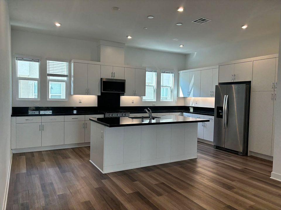 1st image of 1119 W Cara Dr
