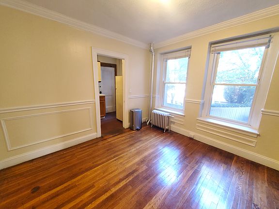 5th image of 7 Craigie Cir APT 42