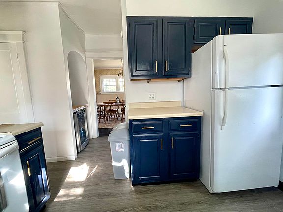 3rd image of 107 Park St