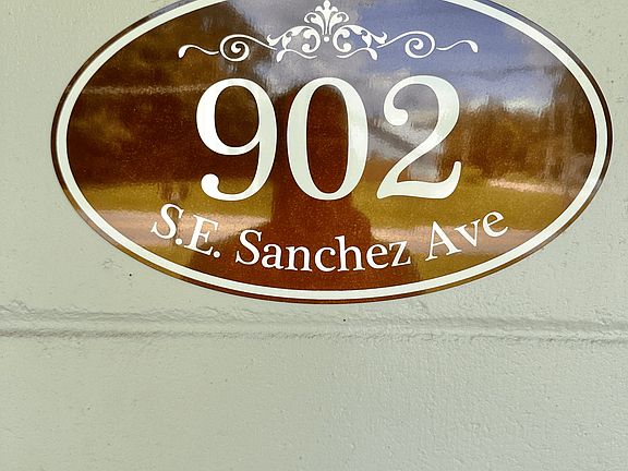 4th image of 902 SE Sanchez Ave #902