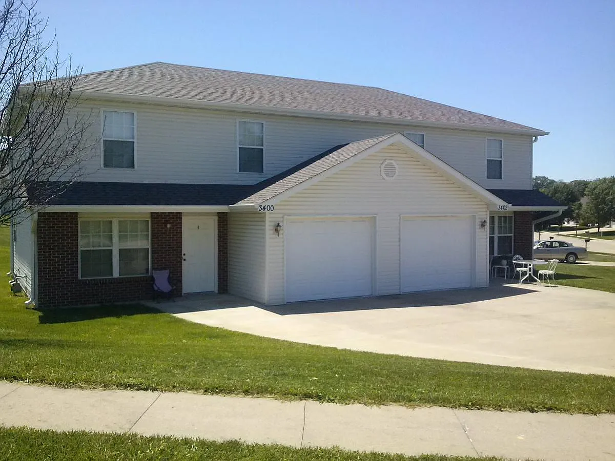 3 bed, 2.5 bath, 1360 sqft, $1,250 — Photo 2