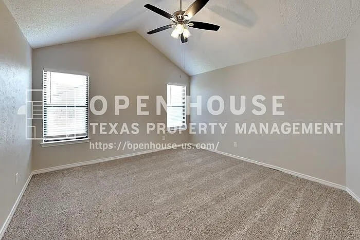 2104 Rose Cliff Ln — Photo 10