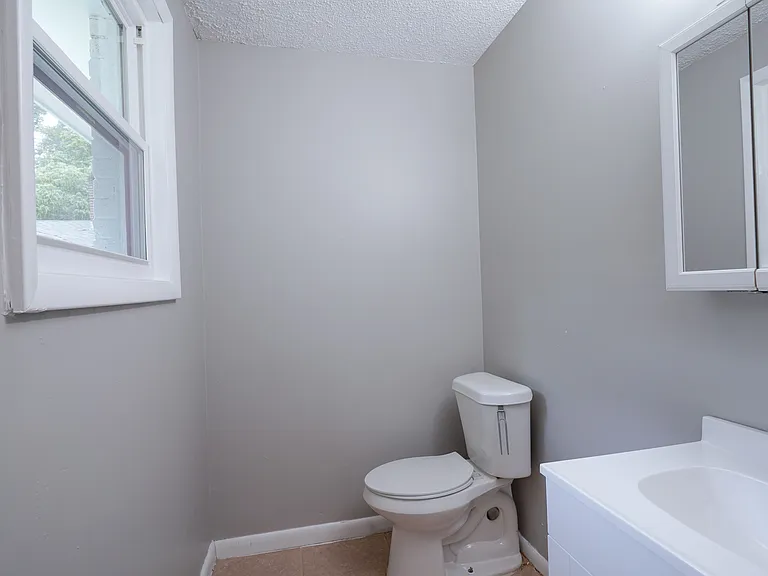 806 E Verbena Ave — Photo 10