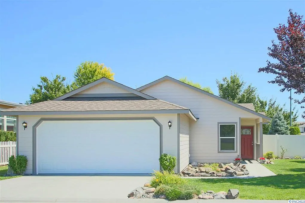 1580 Brittlebush Ln photo 1