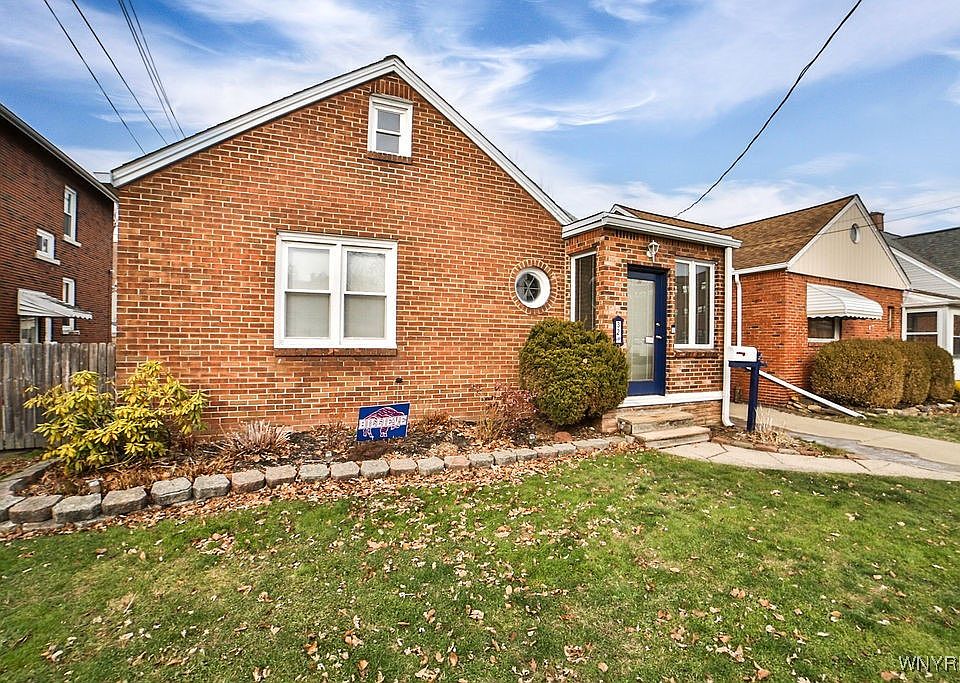 1st image of 32 Lorraine Ave
