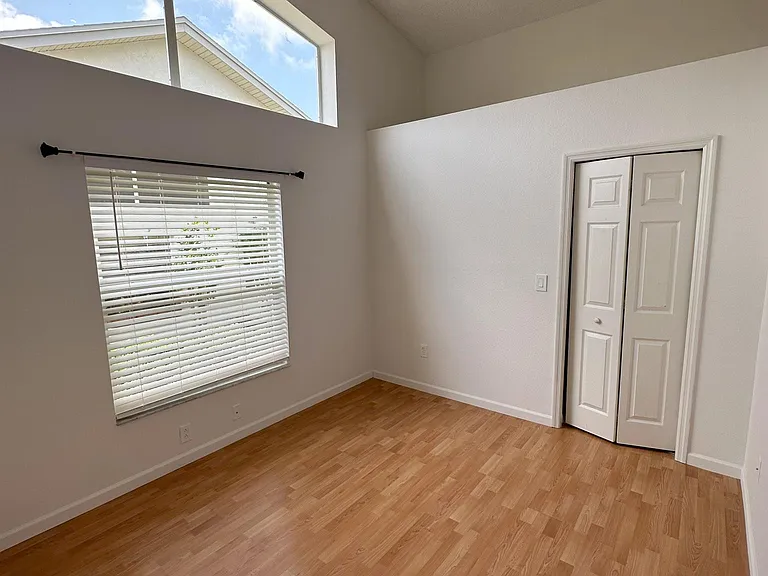 2558 Estancia Blvd — Photo 34