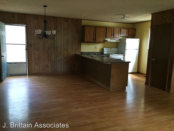 4th image of 159 Dogwood Ave