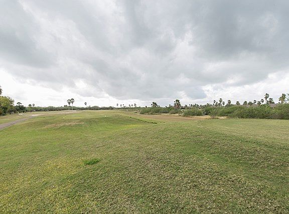 4th image of 10 Augusta Dr