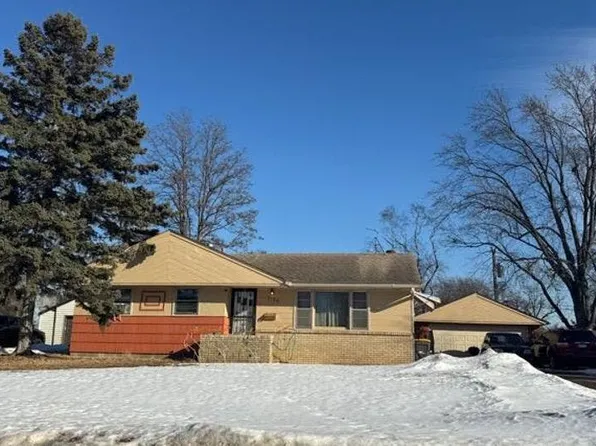 7124 Lee Ave N, Brooklyn Center, MN 55429
