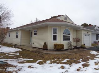 30 Oakengates Drive, Toms River, NJ 08757