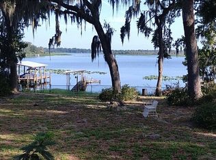 134 Little Orange Lake Dr, Hawthorne, FL 32640