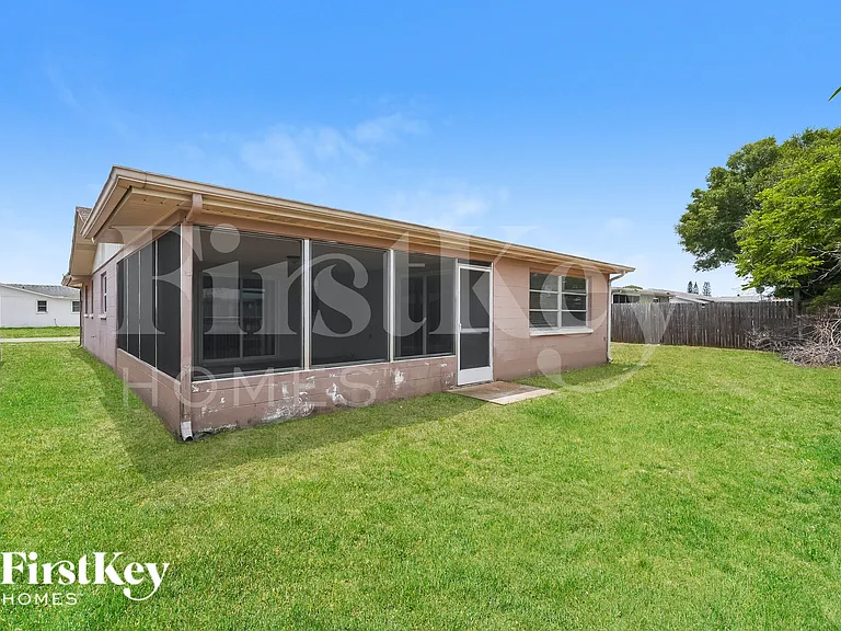 7915 Foxbloom Dr — Photo 15