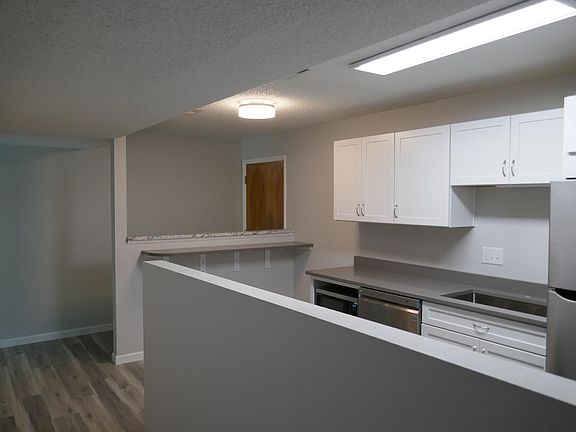 3rd image of 1606 Cottonwood Dr APT 12