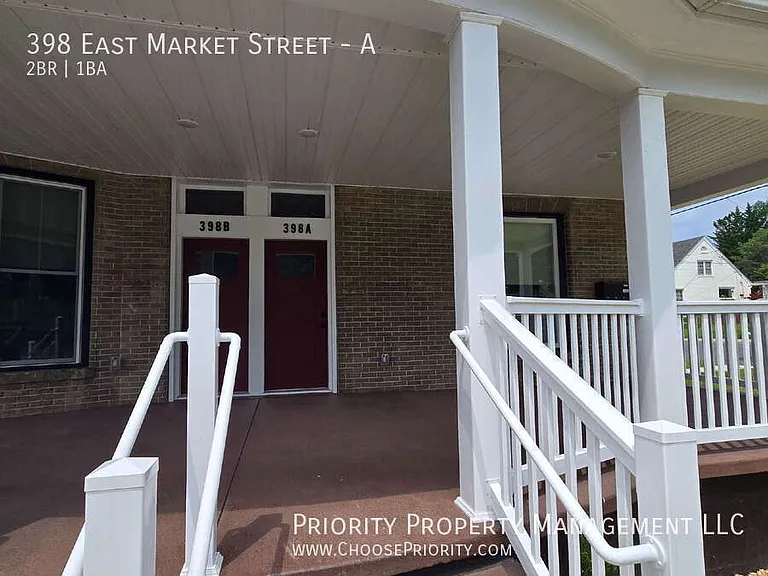 398 E Market St #A — Photo 3