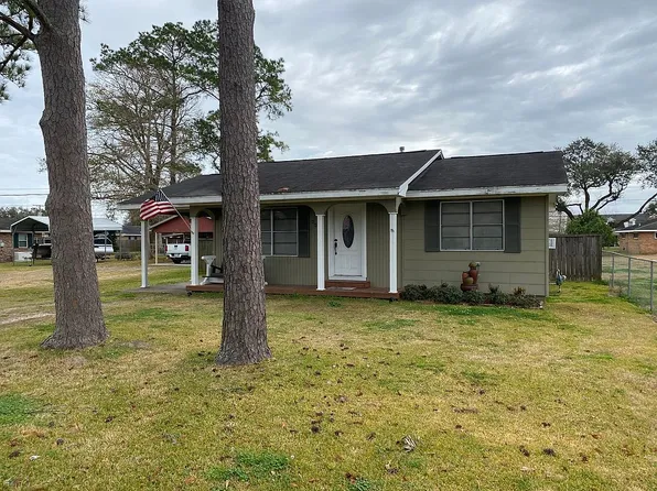 221 Cherry St, Labadieville, LA 70372