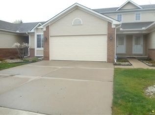 21891 Concord Dr, Brownstown, MI 48193