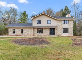 11747 N Vega Ave, Mequon, WI 53097