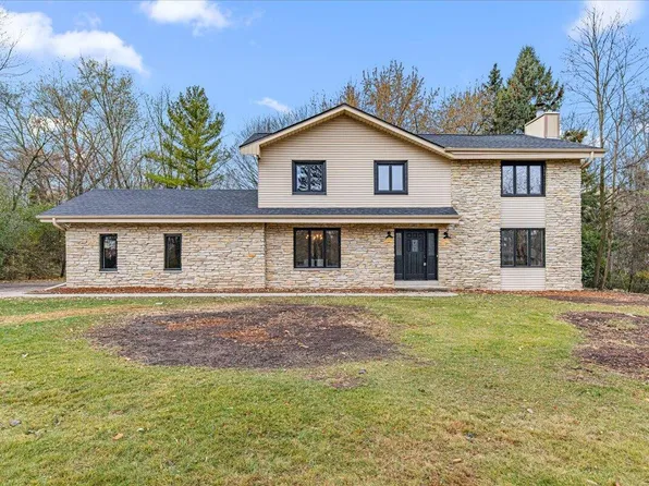 11747 North Vega AVENUE, Mequon, WI 53097