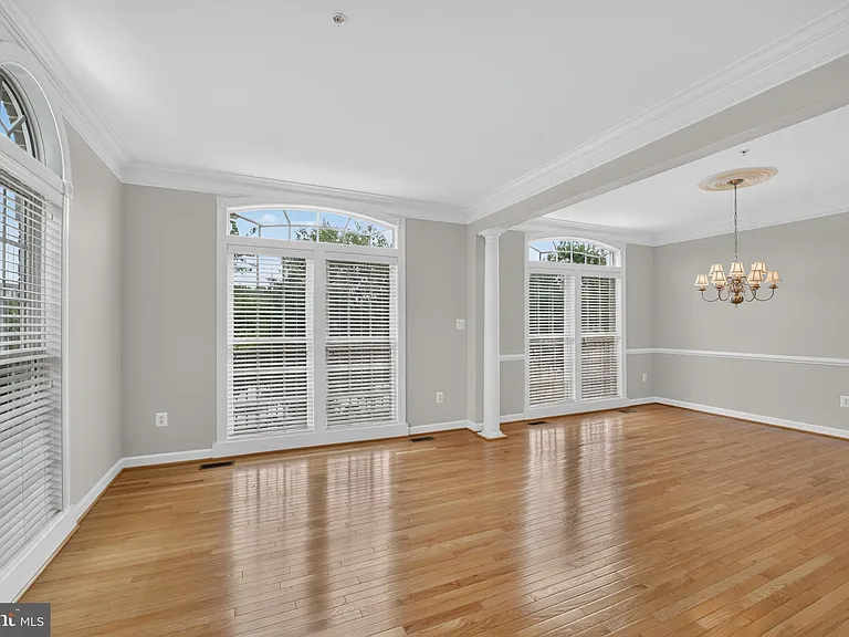 30 Sharpstead Ln — Photo 4