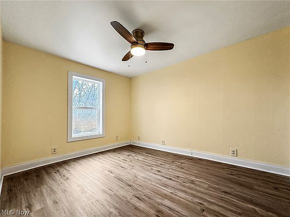 4th image of 613 N Raccoon Rd